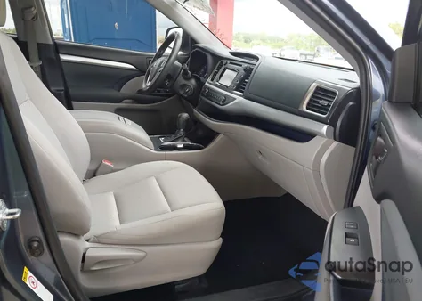 2019 Toyota Highlander Le from USA, damaged, VIN 5TDZARFH3KS052017